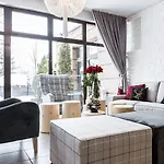 Hotel Helios Nowy Basen ! Zakopane, Centrum - Tylko 300m Od Krupowek ! 2*