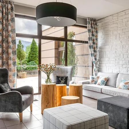 Helios 300m Od Krupowek Nowy Basen Od 12 Lipca 호텔 2*