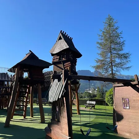 Helios 300m Od Krupowek Nowy Basen Od 12 Lipca 호텔