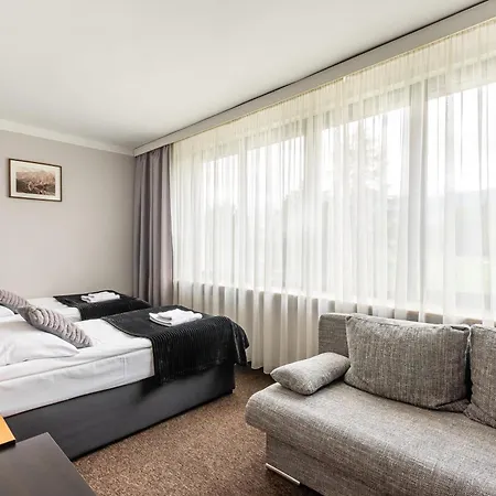 Helios 300m Od Krupowek Nowy Basen Od 12 Lipca 2* 자코파네