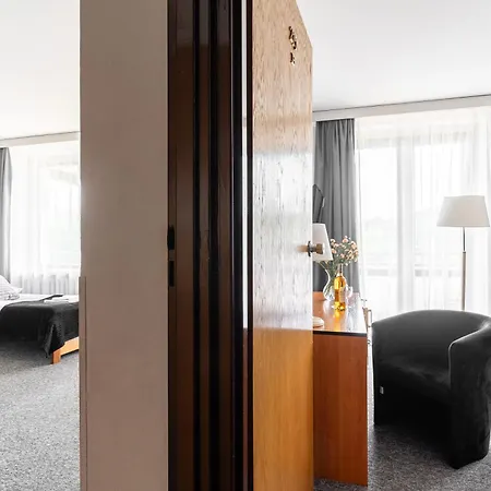 Helios 300m Od Krupowek Nowy Basen Od 12 Lipca 호텔