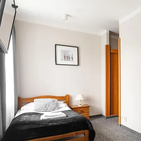 호텔 Helios 300m Od Krupowek Nowy Basen Od 12 Lipca 2*