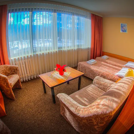 Helios 300m Od Krupowek Nowy Basen Od 12 Lipca 호텔 2*