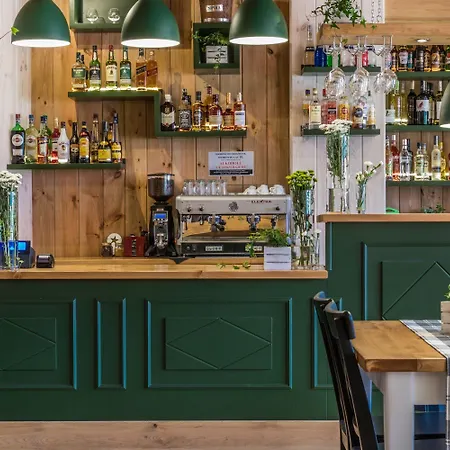 Helios 300m Od Krupowek Nowy Basen Od 12 Lipca 호텔 2*