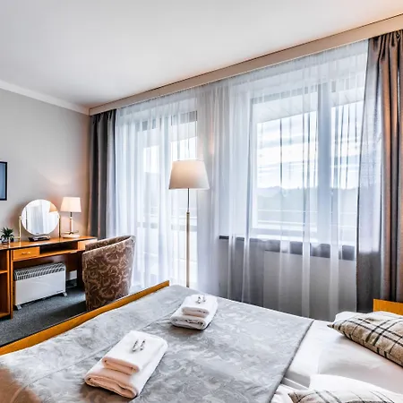 호텔 Helios 300m Od Krupowek Nowy Basen Od 12 Lipca 2*