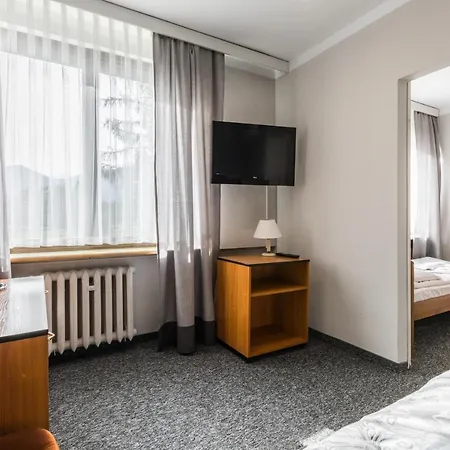 Helios 300m Od Krupowek Nowy Basen Od 12 Lipca 호텔 자코파네