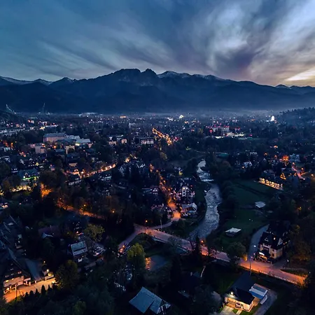 Hotel Helios Nowy Basen ! Zakopane, Centrum - Tylko 300m Od Krupowek ! 2*