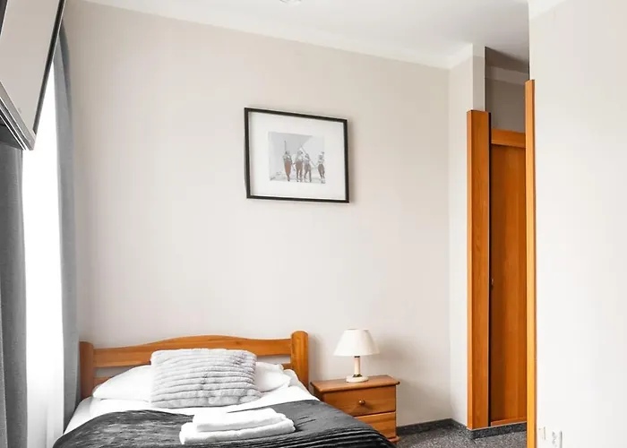 Hotel Helios 300m Od Krupowek Nowy Basen Od 12 Lipca 2*